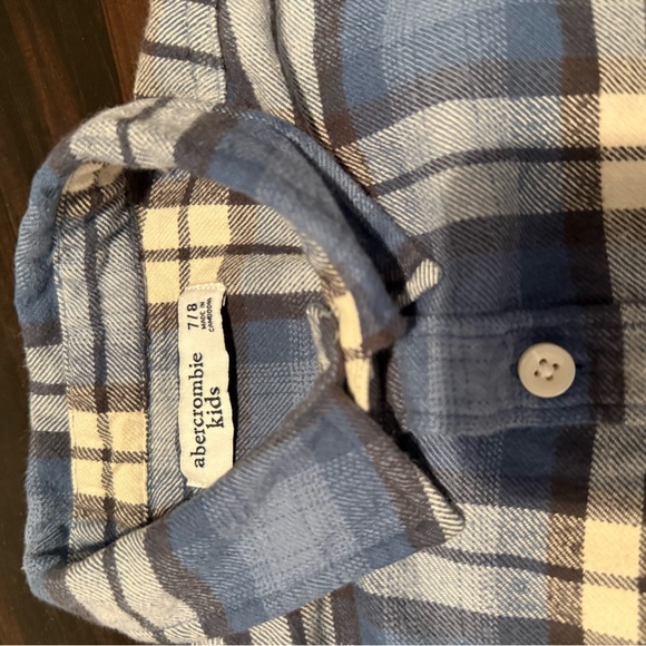 Abercrombie kids Blue Plaid boy’s Shirt - Picture 3 of 5